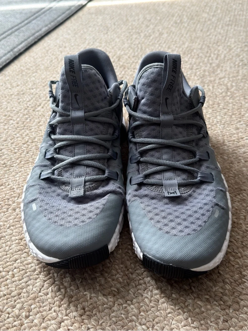 Nike Free Metcon 5 Men's Gray and White Athletic Shoes